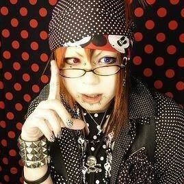 he/him | 19 | 🇧🇷 | bassist | 𖹭ֶֶֶָָָ֢֢֢@PinkKyuho
ㅤㅤ “ 綺麗な薔薇には棘がある”