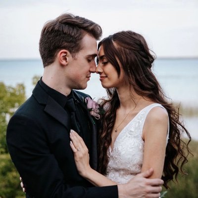 John 3:16 • Christian • Wife • Homemaker • Conservative • Musician & Former Twitch Streamer
