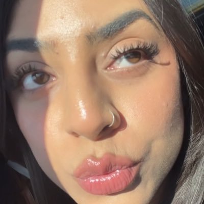 valerieroxane's profile picture. @anihmal 🤍