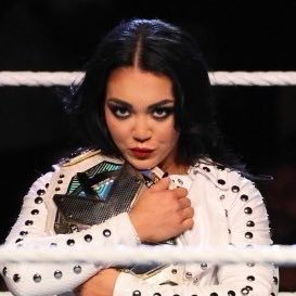 Handle should probably be roxanneperezfan Alt: @Killerklownfan