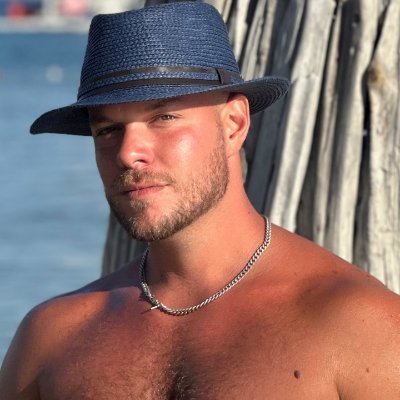 🇺🇸 American patriot | Faith, Family, Freedom No blue check. Just red, white, and blue.
I stand with my country & my people...not for status but for truth.