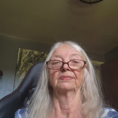 Don't want any scammers or robots. I'm just an ordinary old American.