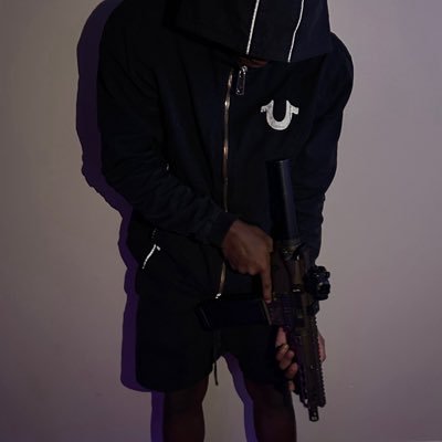 cariiaintshit's profile picture. 