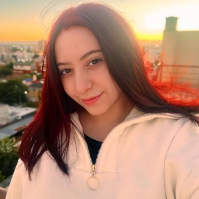 Psicóloga Deportiva @KRUesports 🤟🏻
Ps. Clínica | TCC DBT PBT & Neurociencias.
Ex proplayer lol | 🥉🇧🇭 Worlds'23 | Tenista
@puffigod 💜