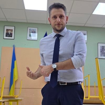 Et ne pas, quand viendra la vieillesse, découvrir que je n'avais pas vécu.
Prof d'histoire, doctorant. Metz 🇺🇦🇪🇺🇫🇷🏳️🌈🧑🤝🧑