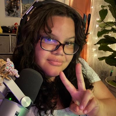 🎮 Jenni | NYC streamer ✨ RPGs • Mario Kart • Horror • Retro vibes 💜 Cozy chaos 📺 || Proud Twitch Latin Guild Member 🇸🇻🇵🇷https://t.co/M2nzgO0zEW
