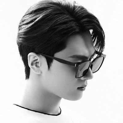 PARODY . 2002 . EN-RGEN . 𝐄𝐍𝐑𝐎𝐖 . Striking charisma out of the world. The mood maker of the group - Enhypen Jay Park