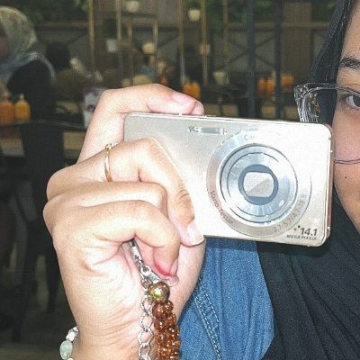 frenchfrieskist's profile picture. 𓇼₊‌‌⠁🧣𝓡aspberry ── @.loreant : 𝓣he sweet and sour taste  ‣  of red fruit, the girl and the melody