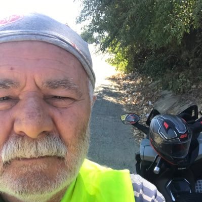 Hem Çağdaş Hem Laik Hemde ATATÜRKÇÜ Hemde Mümin takibe dönmediklerim DM ulaşsın💡 birazda şaka yapmayı severim TSK den emekli Batı Trakyalı 🏍🙏🌻🌾DM 🚫❌
