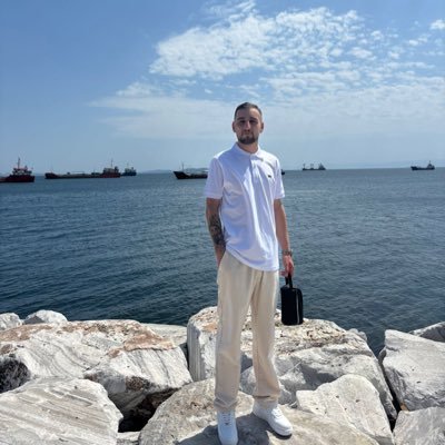 oksuz190305's profile picture. Aklım
