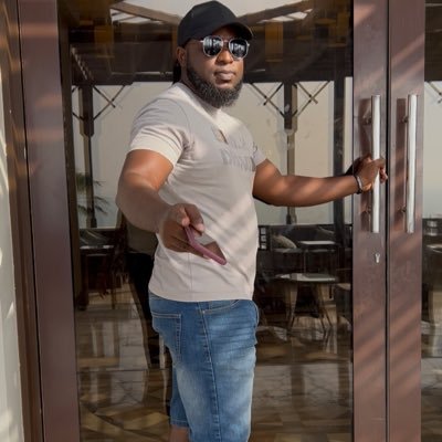 @spursofficial ⚽️ @redbullracing F1 🏎 Cricket 🏏 SPACE 🌏 ASTRONOMY 🔭Zimbo🇿🇼 Husband 🙋♂️