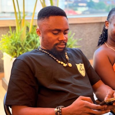 Maxilbee's profile picture. 