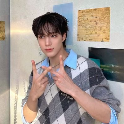kpop and kdrama are my healers ✧♪♩♬☆🎧ྀི˚˖𓍢`🍪:✧˚.📷⋆
#MULSTAN acc #NCT #EXO #SVT Stan All