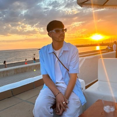 nishiharaainul's profile picture. Liverpool Fan. Sport Enthusiast. Sneaker Head. Software Engineer. Protector of Schrute⭐