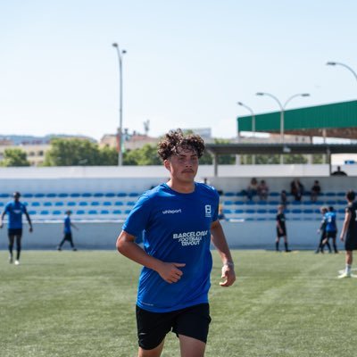 JesseWoodfutbol's profile picture. 5’9 
165
Cb 
C/O 27’