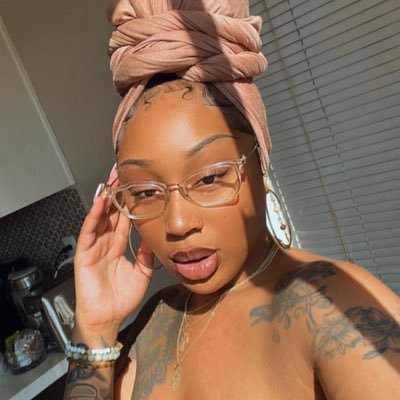 ✨11111✨
It’s Kame house 🏠🐉
❤️Good vibes only
🥰 love fashion 💅🥺🥰
Model| Host | Booking