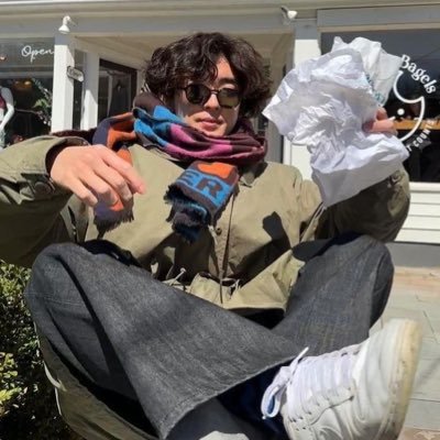 chjunghoon's profile picture. The frontman of an indie-rock band called Jannabi.