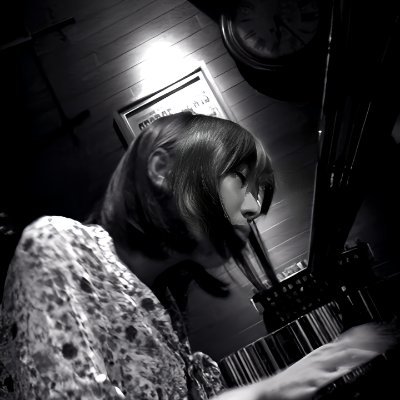 kohiro00's profile picture. Army(箱推し)。オープン系エンジニア8年→Webディレクター8年 個人垢。YAMAHA出身で29歳からジャズピアニスト。猫と音楽と漫画と映画と酒