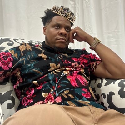 if I follow your NSFW profile im definitely only here for the free shit.