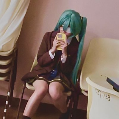ねこってよみます🐈⬛ なんでも許せる人✋ SNSへたくそです。コスプレは加工&口元隠しです。✐18✎静岡✐ ✯🌈🕒✯初音ミク✯etcしてます
