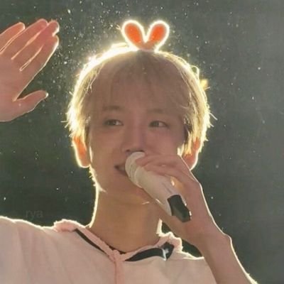 'EXO members are like the existence of water & oxygen.I don't think I'll be able to live without them'-BBH
KB 200226
B 16,22/0725
LEri 복515 EX9 Sarang 밤비 Sᴘᴛᴄ³⁰