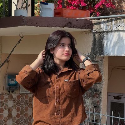 monika617470's profile picture. IsQ- खुद से 😘