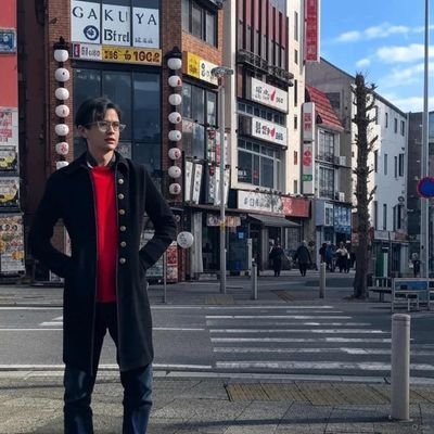 Wong tani. Galia. Frontend developer. Read Fiction. Read One Piece. Biblical jokes. Headache.