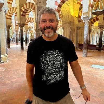 alvaroyanguas's profile picture. Segovian journalist, 20 years lost in the Netherlands. Reads and runs, loves film. Give me all the old things: old hotels, old restaurants, old cars, old bars.