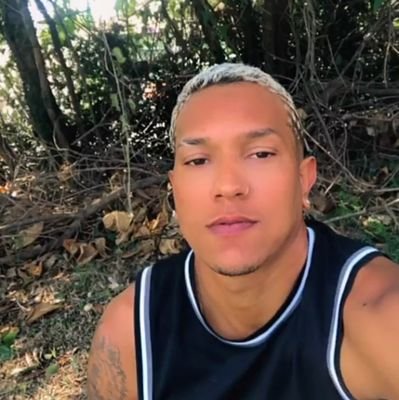 A vida não ficou mais fácil, nós que ficamos mais forte...