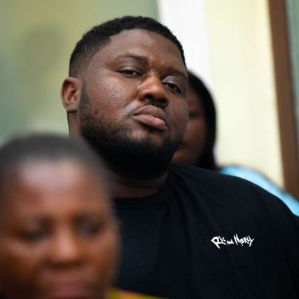 Yinemi_'s profile picture. LIFE IS HARD. ITS HARDER IF YOU’RE STUPID