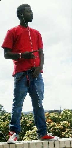 Ceo Of Kushaholic Inc® ... Scorpio male love koolin it.... where da sexy single ladies??? #teamscorpio #kushaholic #AMBRG @kushaholicinc  #princedrizzy   ♏