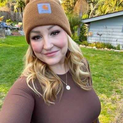 credit_isabella's profile picture. Gentle soul😇 God's daughter 💞 Superwoman🧍‍♀️