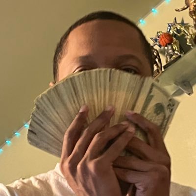 izayholywud's profile picture. Well Connected, Well Respected