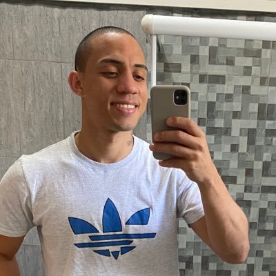 to por aqui só pra acompanhar as últimas notícias no âmbito político e também meu time do coração; @flamengo