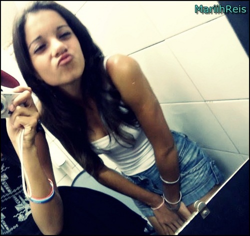 ee se eu te dissesse qe em todos esses meses qe voc me deixou, eu não deixei de te amar nem por um segundo ??