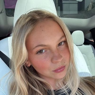 BrownAva415448's profile picture. 