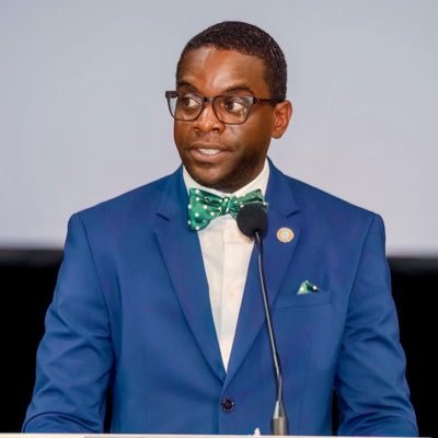 Husband. Veteran. Security Jedi. Servant Leader. Chef. BowTie Aficionado. Slytherin 🐍| 📍FL *️⃣ RT ≠ Endorsements. Opinions My Own. (He/Him/His) ✌️🏾