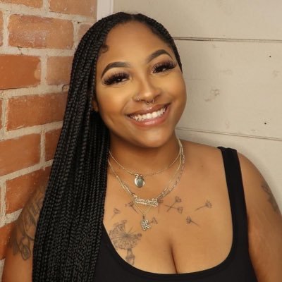Content Creator 🌱 | PODCAST HOST 🎙️ | Owner of THE Reading Roses Book Club 📚🌹& DopexDrip Apparel 💧