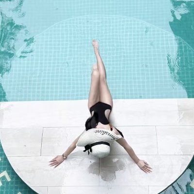 CozyMorning__'s profile picture. Today is a gift. That’s why it’s called the present.
Take it slow, life will surprise you.