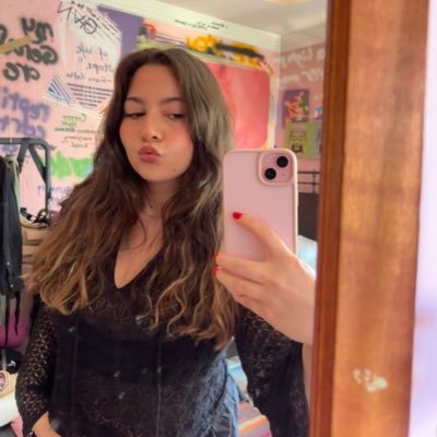 apricotpixie's profile picture. ☉ ♓︎ ☽ ♓︎ ↑ ♓︎ • she/her