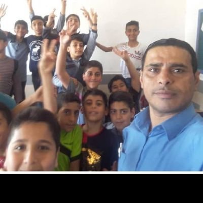 AsaMehrb652's profile picture. یک معلمم،
۳۰سال شرمنده خانواده 
و این داستان ادامه دارد
چون معلم باید فقیر باشد تا  اگاهی بمیرد