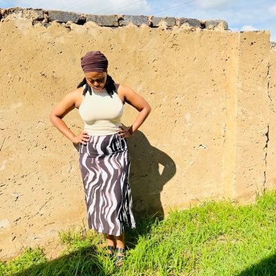 Just_Nelo's profile picture. First name: Mama 👑● uSondiya ❤️‍🔥💍 ● uThisha 📖 ● Real Life Rapunzel 🔥👩🏾‍🦱● IsiZulu enthusiast 📚 ● uMaskandi 🎶❤ ● Emotional Little Gangster 💀