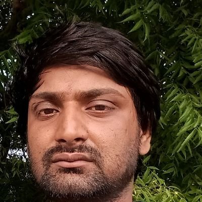 बड़े तमाशे से गुजरी ज़िंदगी हमारी
जज़्बात मरते गए और हम पत्थर होते गए!!