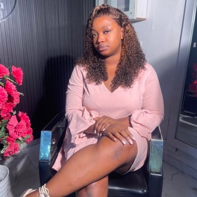 5’6 Yoruba woman,Arsenal lover,vibrant soul,perfume lover and seller…DNA: wicked Yoruba woman from Osun state🥰