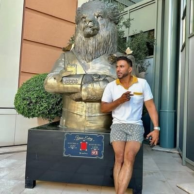 DFindom71743's profile picture. old account got hack 

I don't asked for fees

The only thing I'm good for is sending. Everything else? Irrelevant.😁