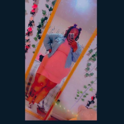I’m a wholesome Leo ♌️ who loves horror movies 🎥 and candy corn 😚 I’m everything you dreamed of except I have a belly and social anxiety 😟 no dm’s please