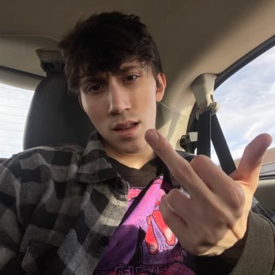 24, gaymer 🎮 NSFW!! love gooning and everything hypnosis! follow me for a good time and let’s chat! 💖