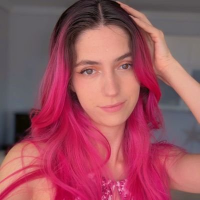 💜Streamer 🎮 Videojuegos 📚 Libros 🇯🇵 Anime 🍿Pelis y series
👕 Código en Pampling: KIMMILU
✨ CC para @SportiaRiders