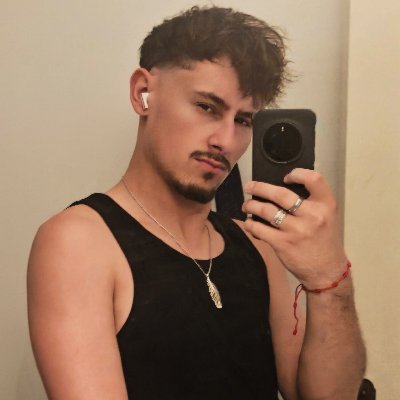 28🎂 | Urbaniste 🌳🌇 | Ingénieur 🚄🚧 | 🌈 Tea stan account et hystérique notoire | LOL, WOW ect | Whovian
Je suis pas pudique et j'ai jamais mordu personne