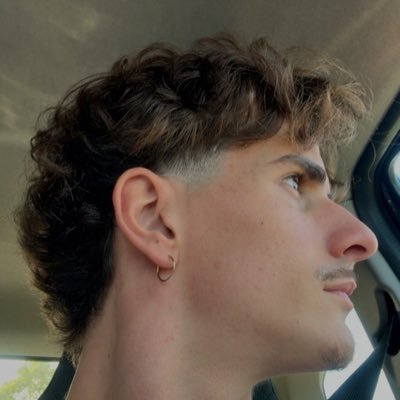 theooxv3's profile picture. uɐpǝs batard.